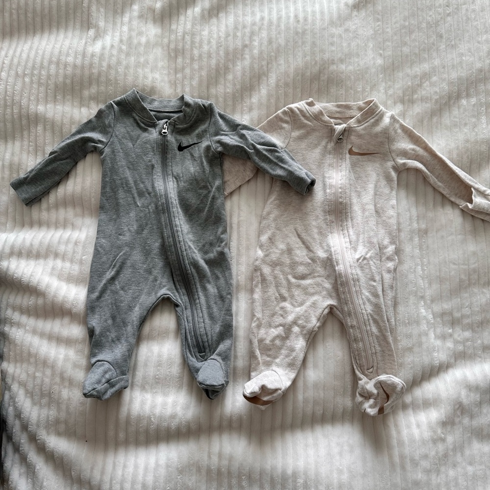 Nike Kids One Piece Footies - Gray and Cream